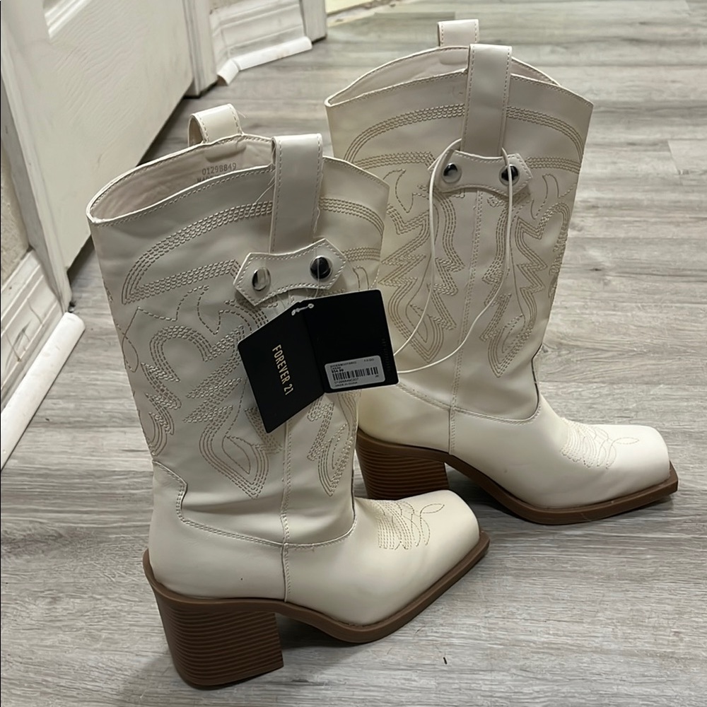 Forever 21 White Heeled Boots Western Style